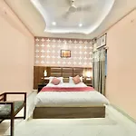 Hotel Neel Gagan ! Varanasi होटल नील गगन - హోటల్ నీల్ గగన్ Fully-Air-Conditioned Hotel At Prime Location, Near Kashi Vishwanath Temple, And Ganga Ghat
