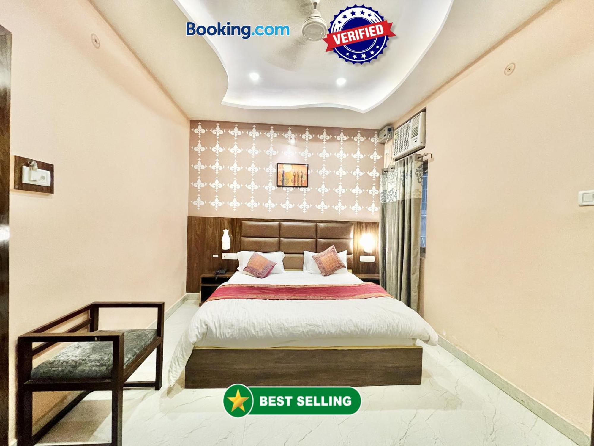Neel Gagan ! होटल नील गगन - హోటల్ నీల్ గగన్ Fully-air-conditioned At Prime Location, Near Kashi Vishwanath Temple, And Ganga Ghat 4* Varanasi