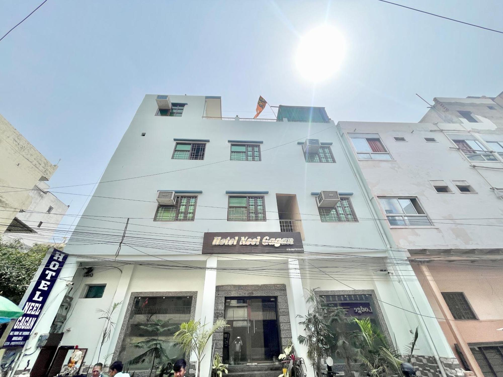 Neel Gagan ! होटल नील गगन - హోటల్ నీల్ గగన్ Fully-air-conditioned At Prime Location, Near Kashi Vishwanath Temple, And Ganga Ghat 4* Varanasi